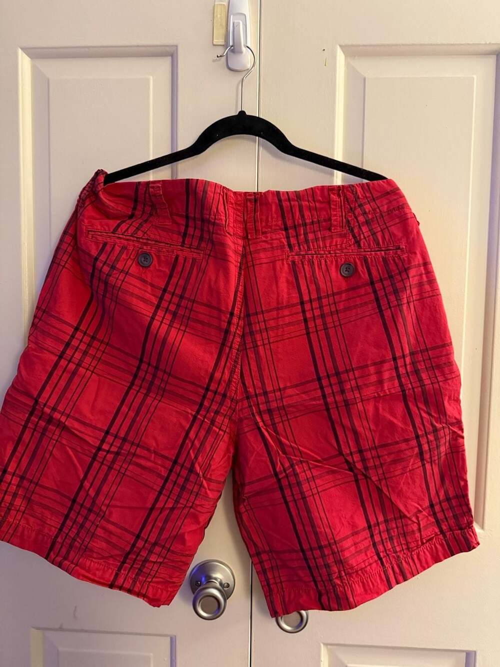 Arizona Jean Co. Men's Red Plaid Flat Front Chino Shorts - Picture 2 of 4